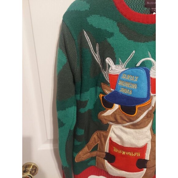 Blizzard Bay Sweater Mens Small Ugly Christmas Brewdolph Santas Drinking Camo - Picture 5 of 11